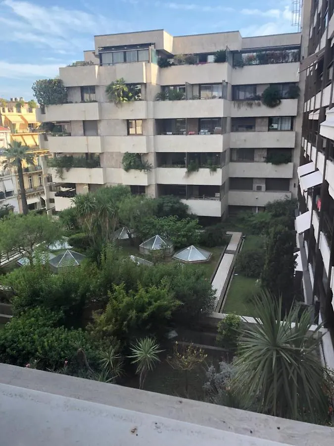 Studio Cannes Gray D'Albion
