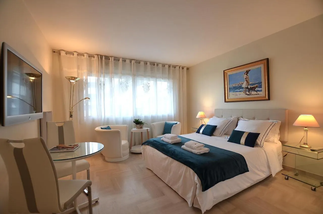 Studio Cannes Gray D'Albion Apartment
